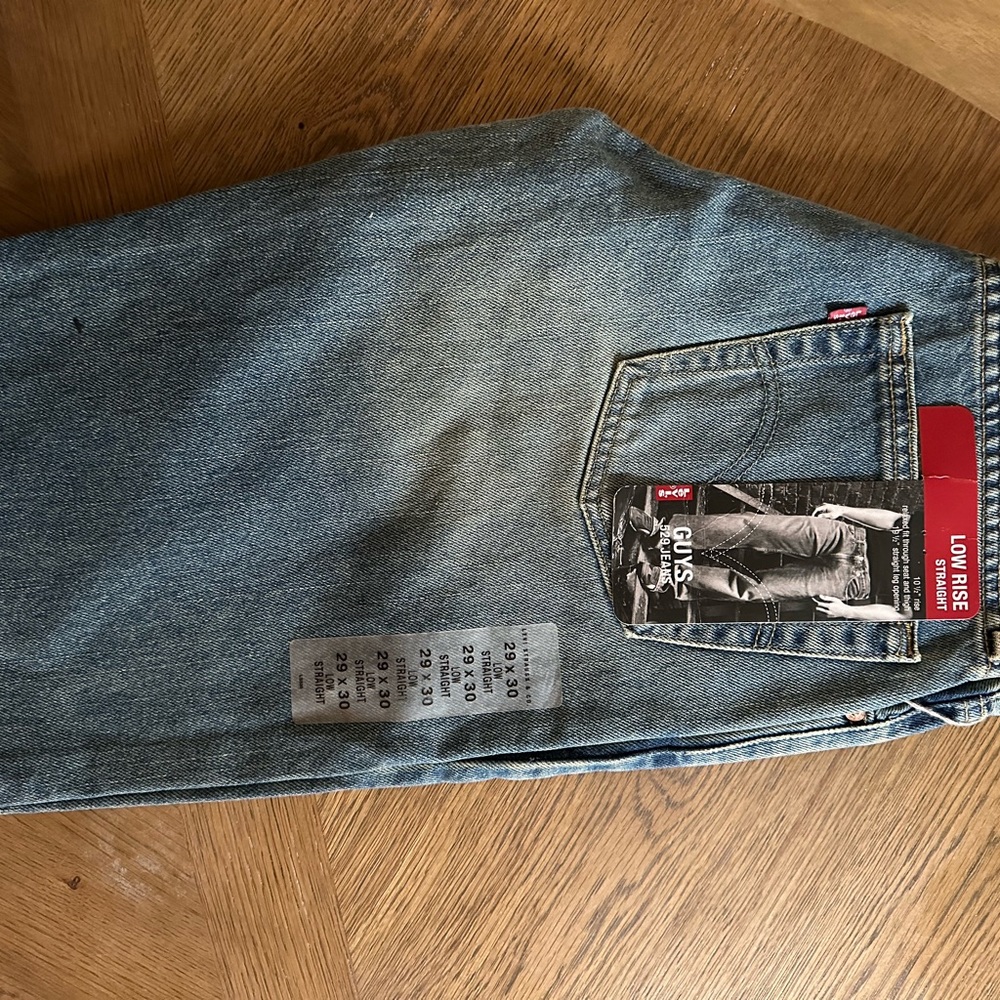BRAND NEW! Levi 529  29W x30L